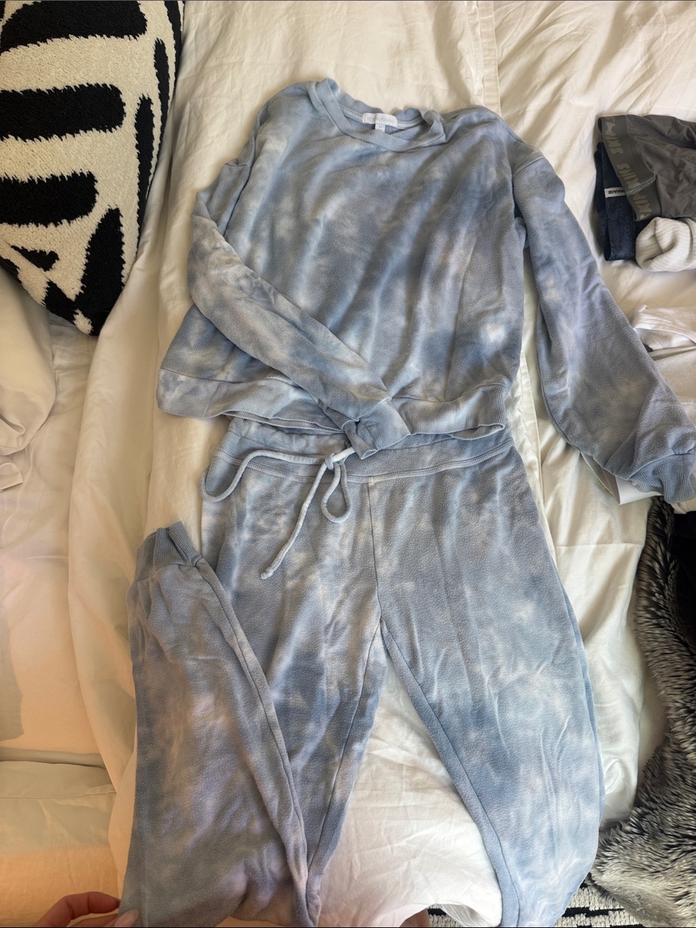 Beyond yoga Blue Tie-Dye lounge Set - Cozy Lounge Top & Jogger Pants